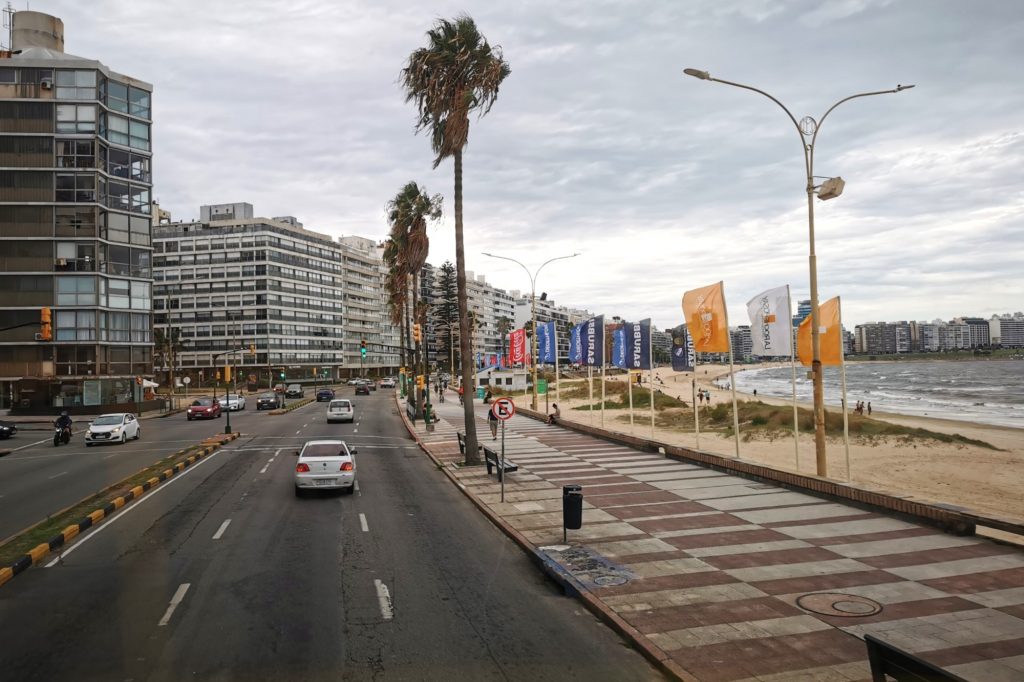 Hop-on, hop-off Bus Montevideo Rambla