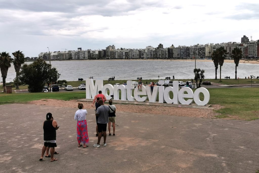 Montevideo Schriftzug