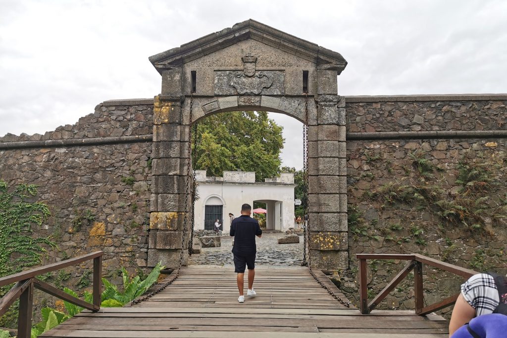 altes Tor zum Fort in Colonia del Sacramento